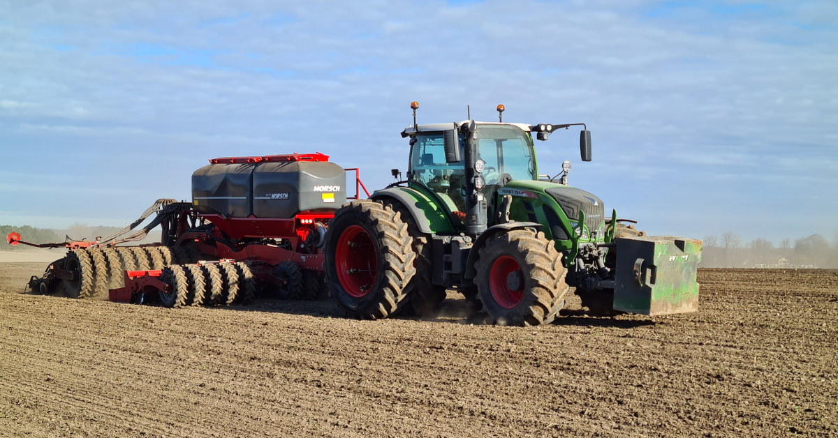 En 6 meter såmaskine skal altid have bremser ved kørsel på vejen